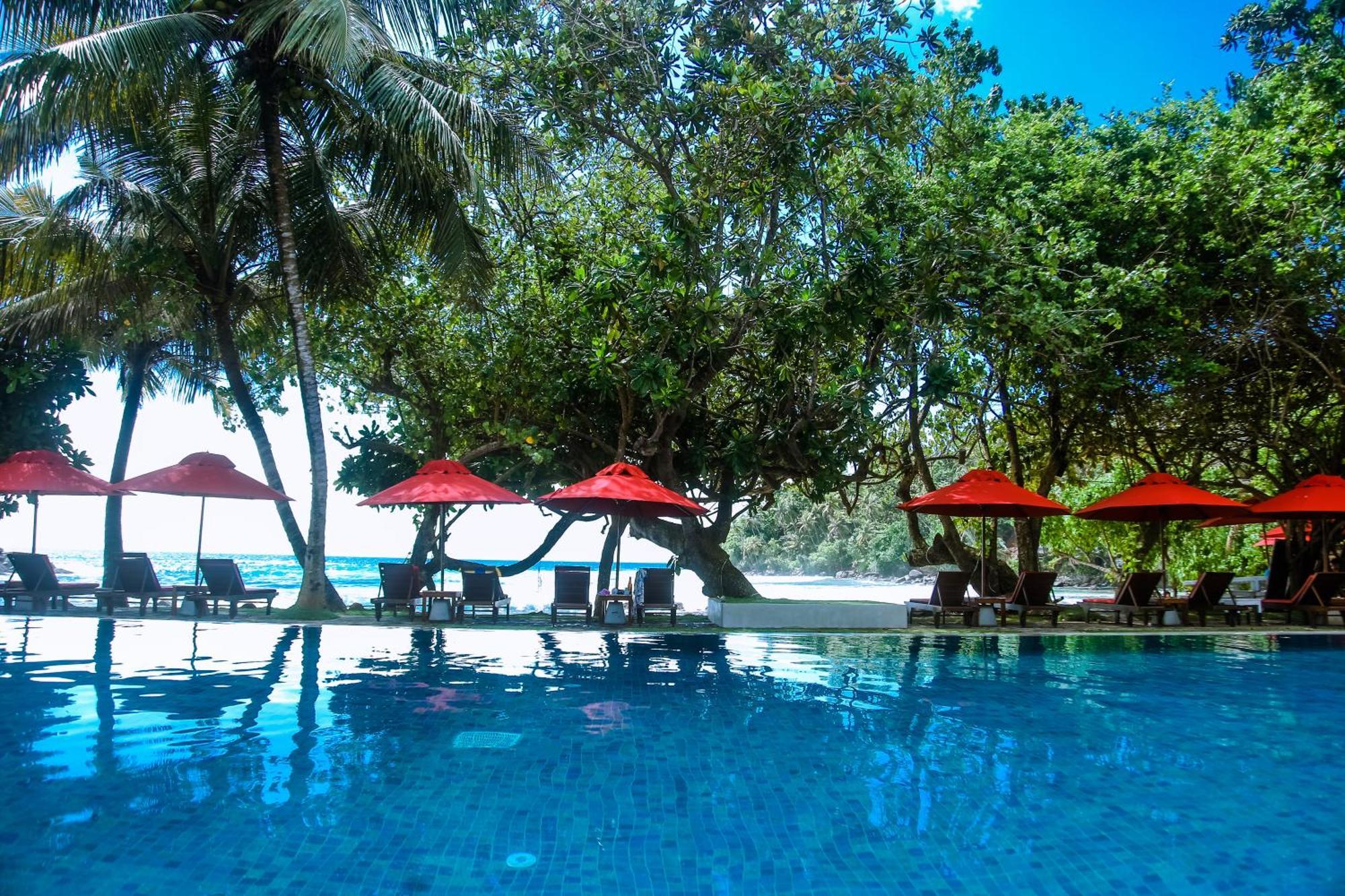Surf Sea Breeze Hotell Mirissa Eksteriør bilde