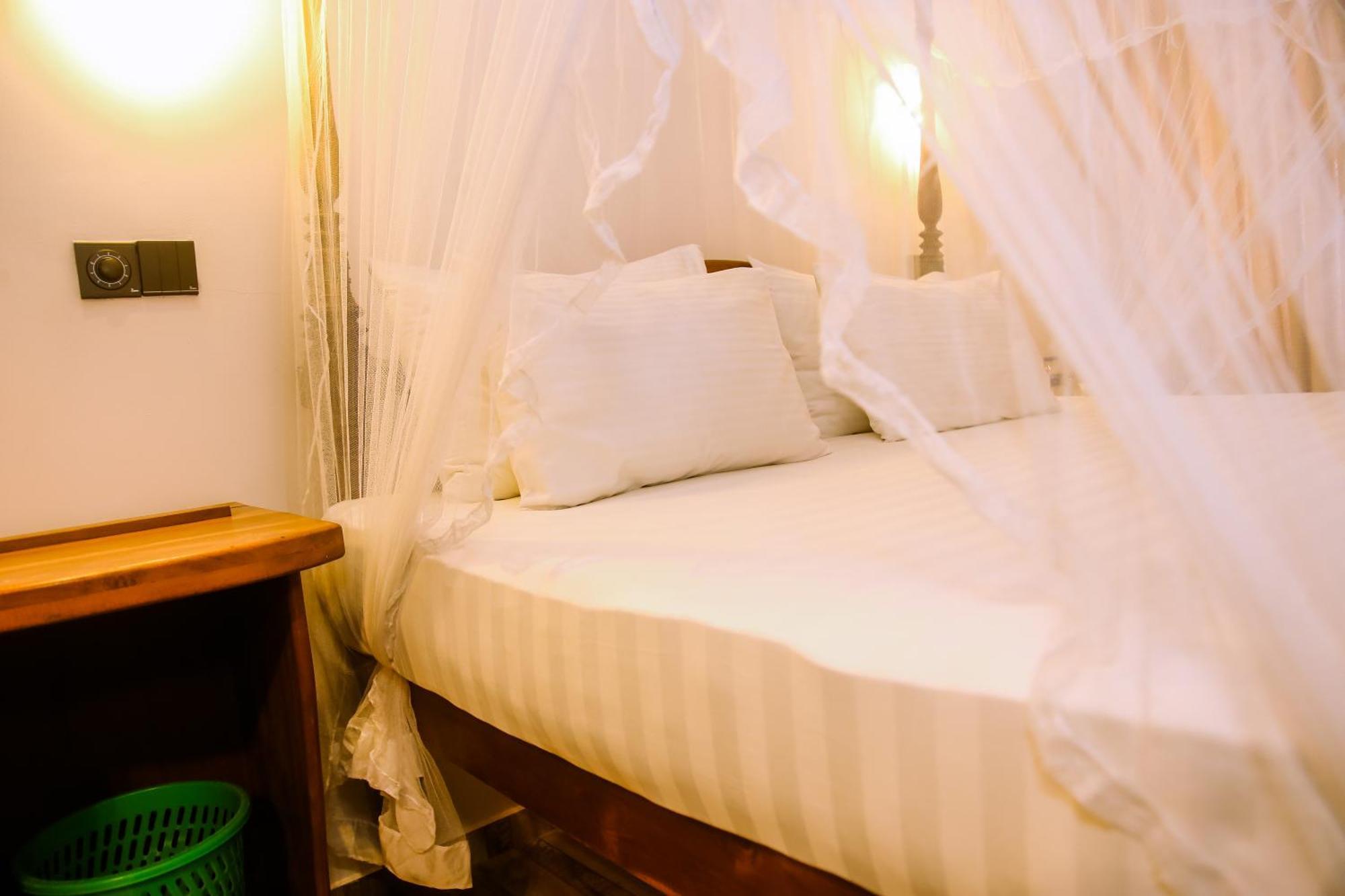 Surf Sea Breeze Hotell Mirissa Eksteriør bilde