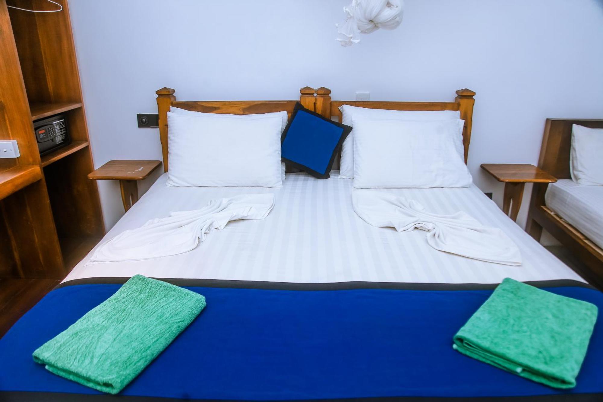 Surf Sea Breeze Hotell Mirissa Eksteriør bilde
